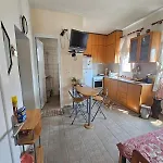 Spyros Comfy And Cool Place 度假居 *
