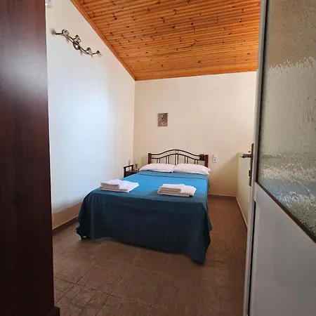 Spyros Comfy And Cool Place Nyaraló Karianí