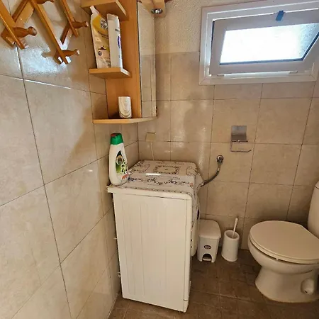 Spyros Comfy And Cool Place Nyaraló Karianí